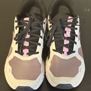 On Cloud Shoes Size 10 Women’s